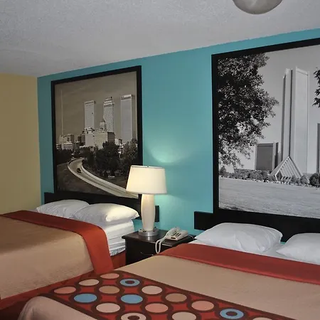 Super 8 By Wyndham Tulsa Hotel Room photo